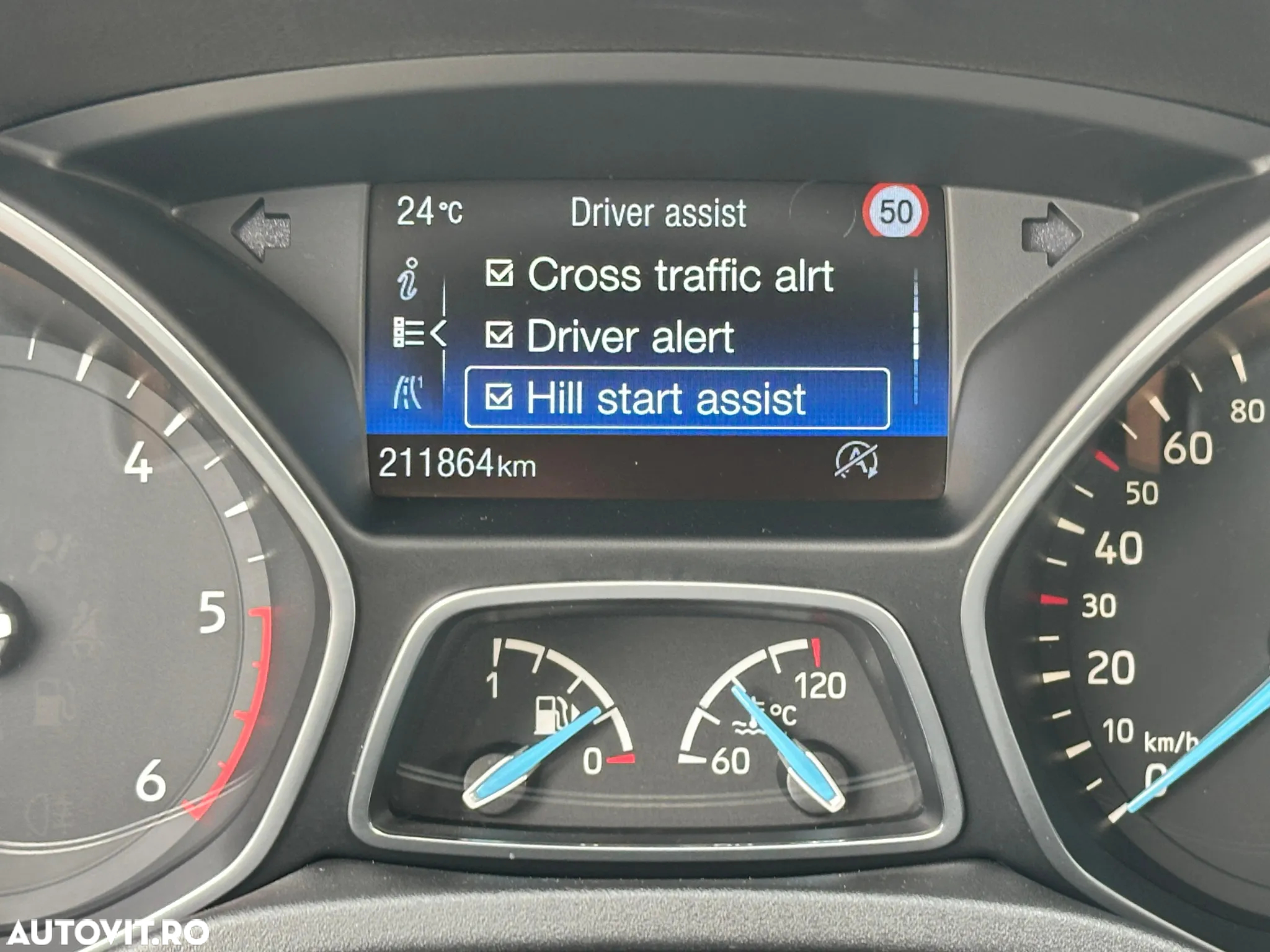 Ford Focus 1.5 EcoBlue Start-Stopp-System TITANIUM - 32