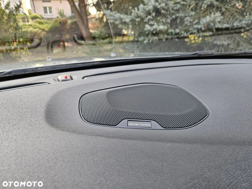 Volvo V40 T3 Drive-E R-Design Momentum - 18