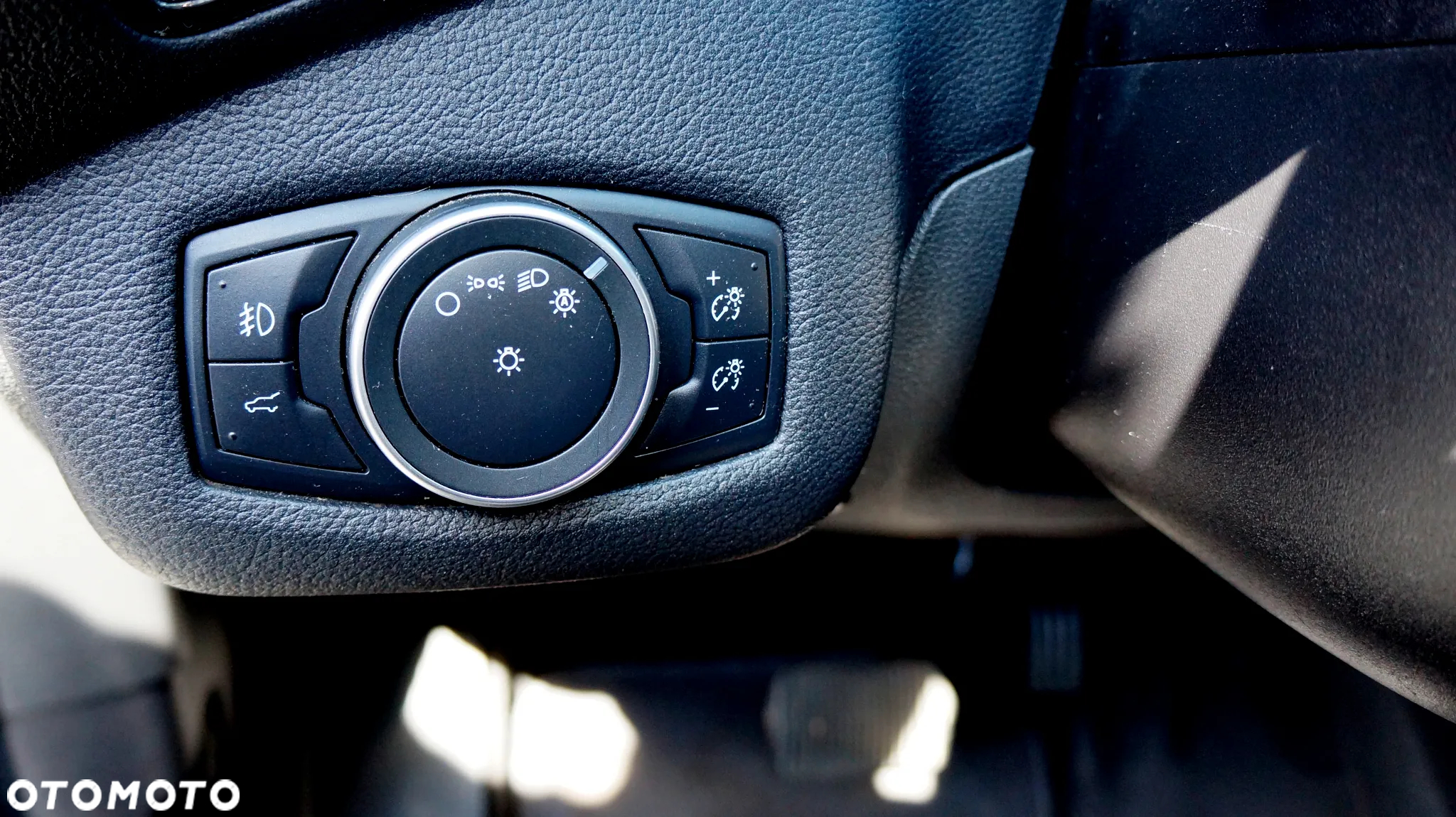 Ford Escape 2.0 EcoBoost AWD Titanium - 8