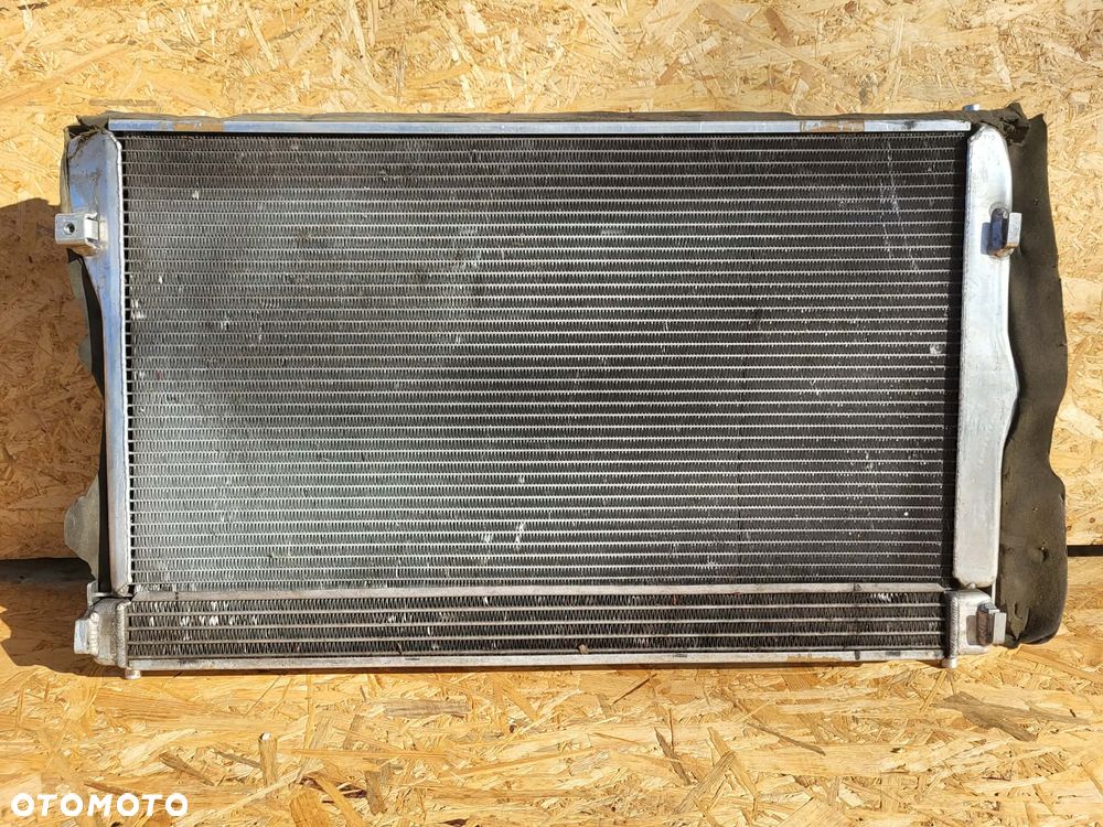 ASTON MARTIN VANTAGE 4.7 III 2011 CHŁODNICA - 1