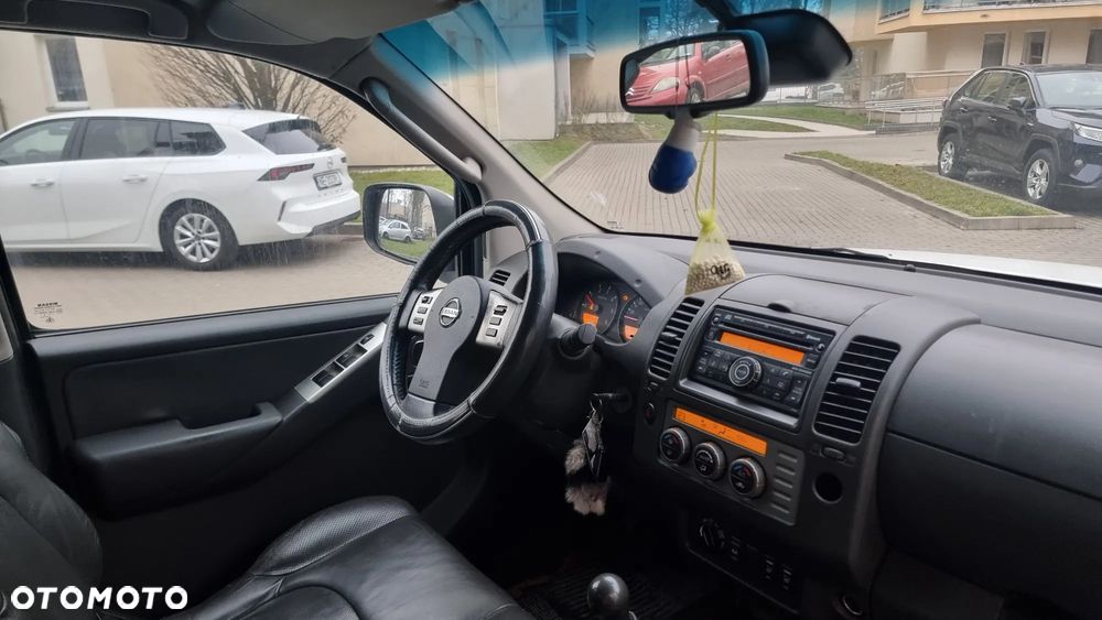 Nissan Navara 2.5 D LE - 17