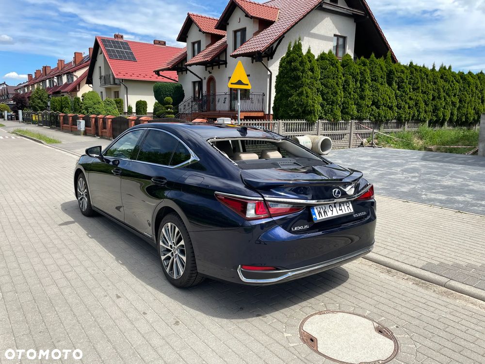 Lexus ES 300h Business Edition - 7