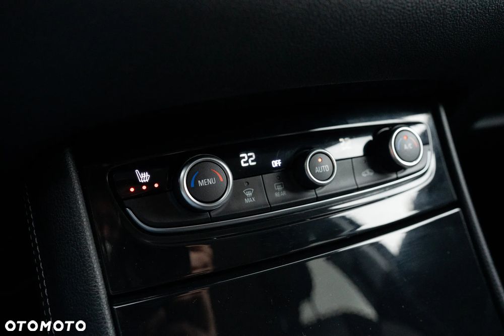 Opel Grandland X 1.2 Start/Stop Business INNOVATION - 17