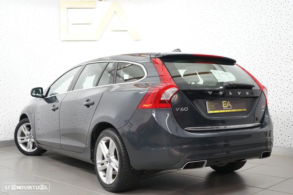 Volvo V60 2.4 D6 Momentum AWD Phev - 4
