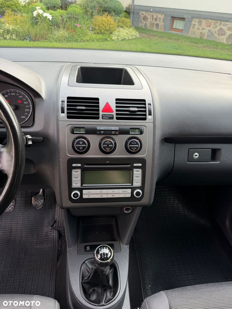 Volkswagen Touran - 21
