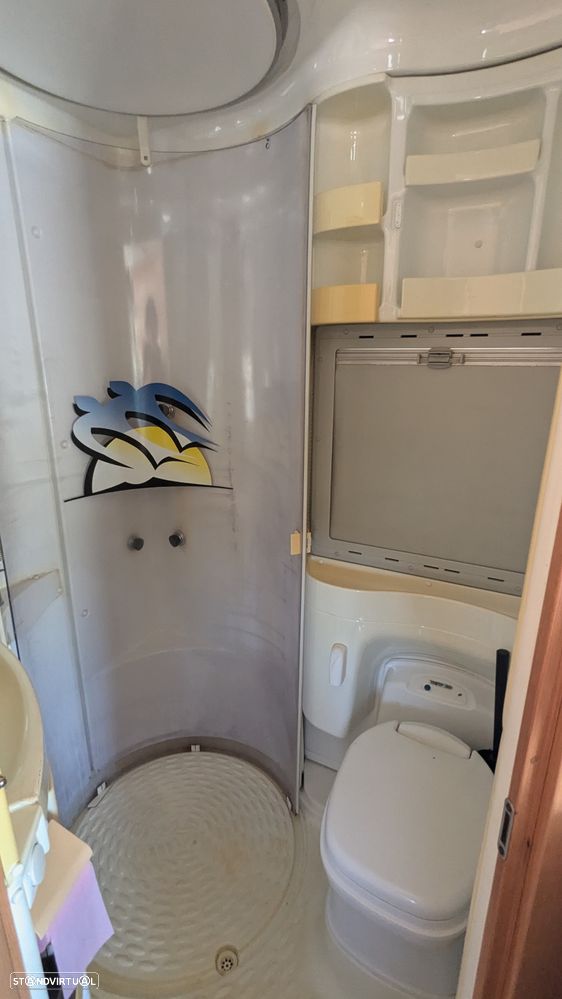 Knaus Sun Liner Com GPL e 2 Camas de casal - 17