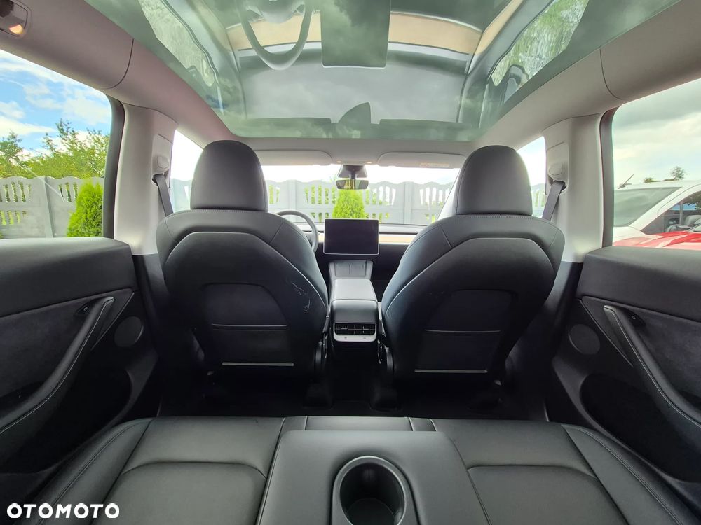 Tesla Model Y RWD - 16