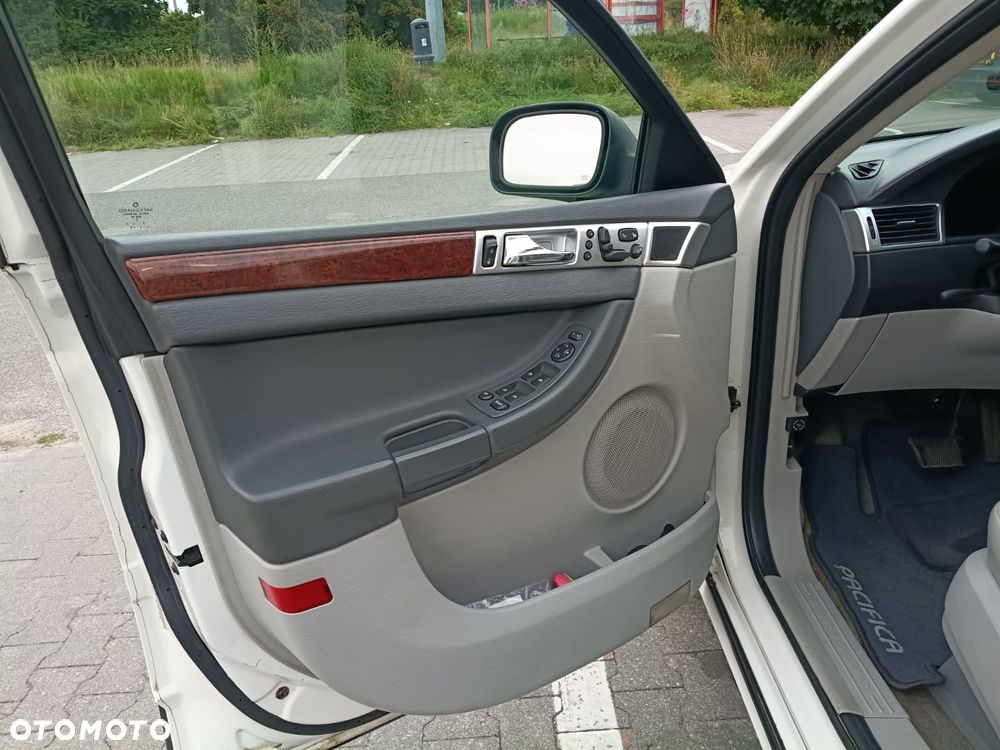 Chrysler Pacifica - 27