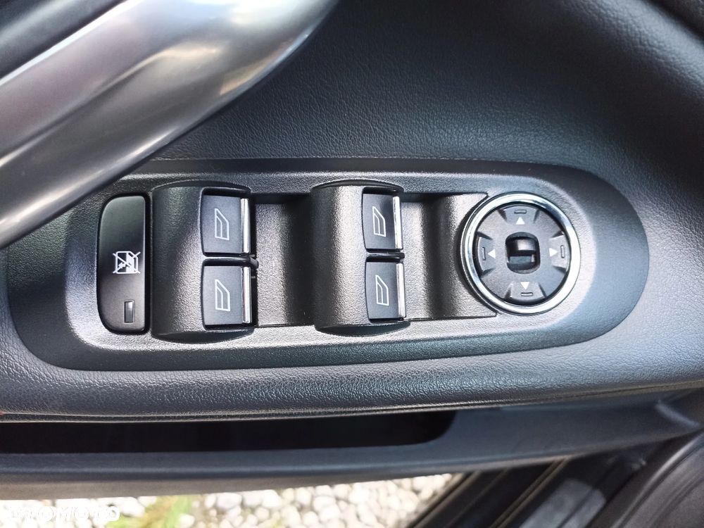 Ford Mondeo 1.6 Eco Boost Start-Stopp Titanium S - 30