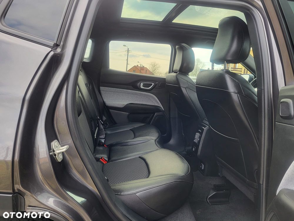 Jeep Compass - 25
