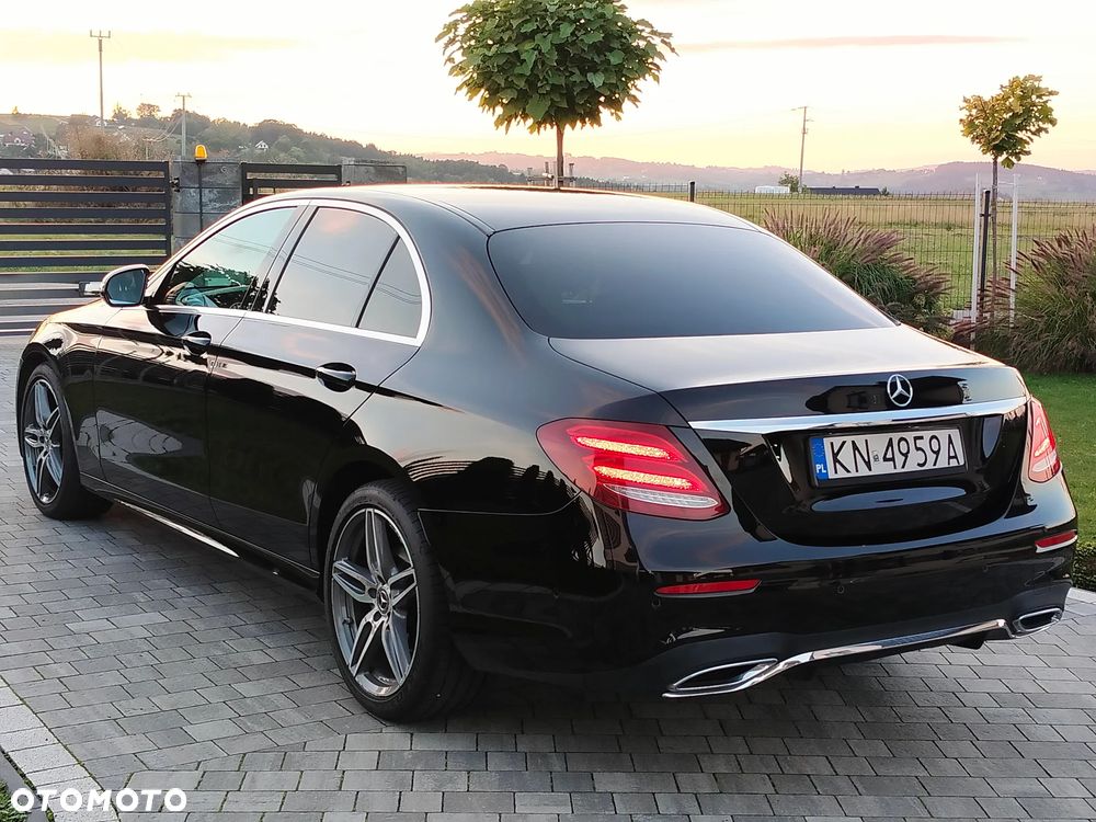 Mercedes-Benz Klasa E 220 d 4-Matic 9G-TRONIC - 19