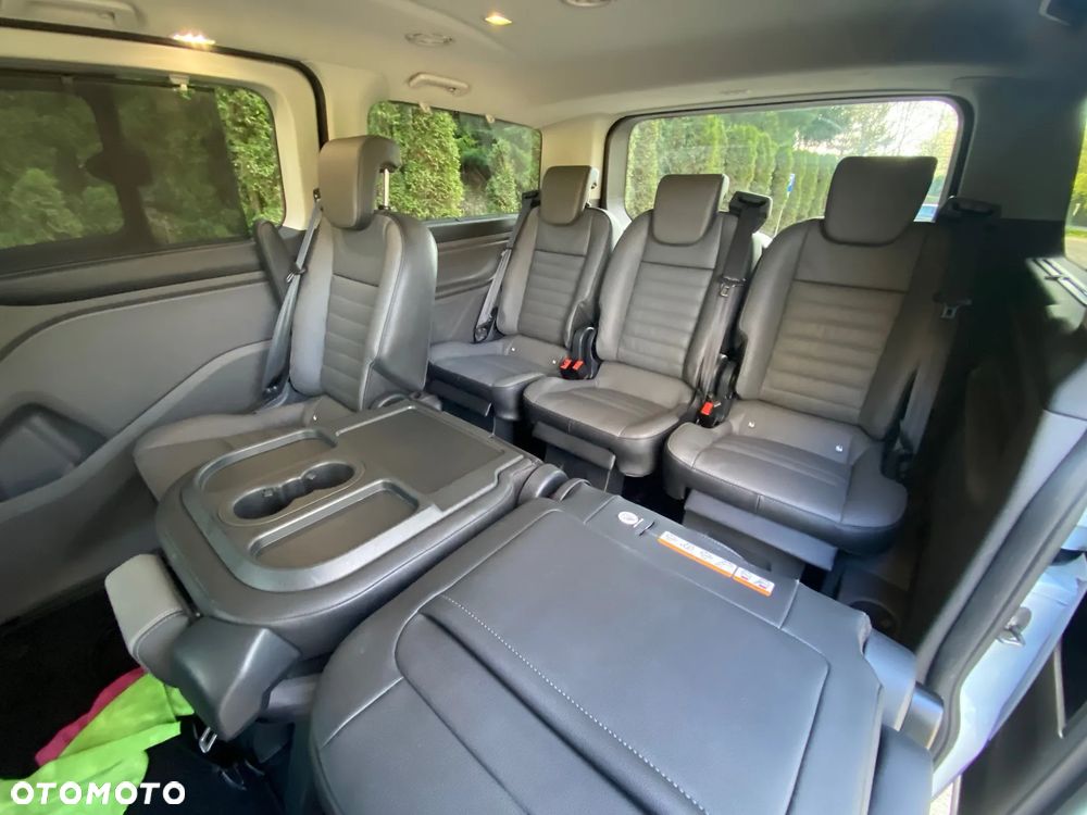 Ford Tourneo Custom - 21