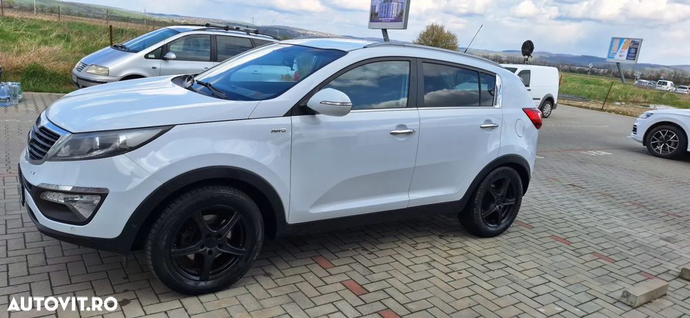 Kia Sportage 2.0 CRDI 4WD Automatik Spirit - 2