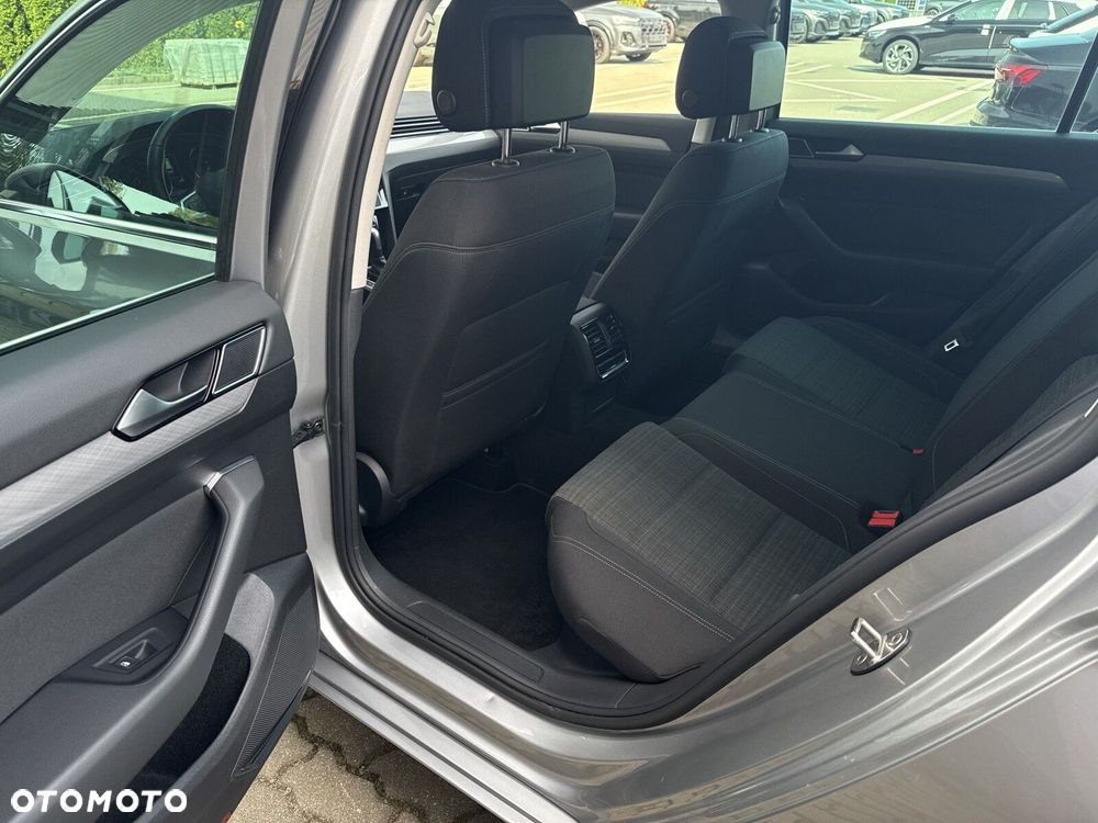Volkswagen Passat Variant 2.0 TDI EVO Business DSG - 26