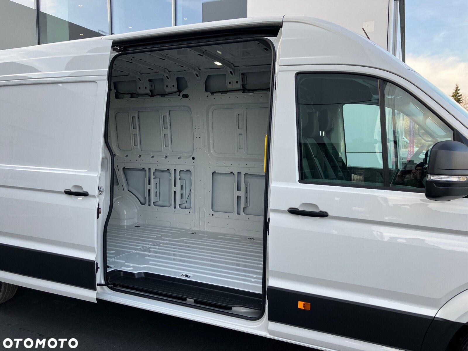 Volkswagen Crafter 35 2.0 TDI L4H3 4490 177 KM - 18