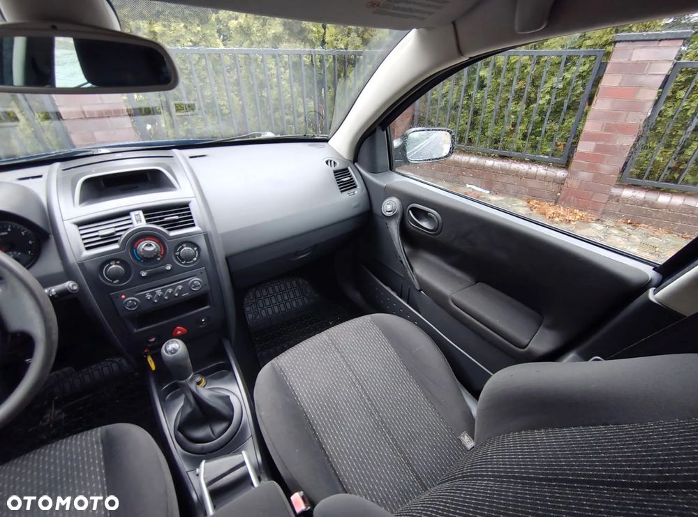 Renault Megane 1.6 Confort Dynamique - 8