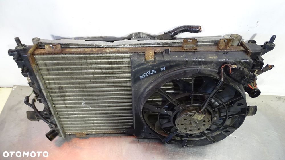 CHŁODNICA WODY KLIMATYZACJI OPEL ASTRA H GTC 2.0T - 3
