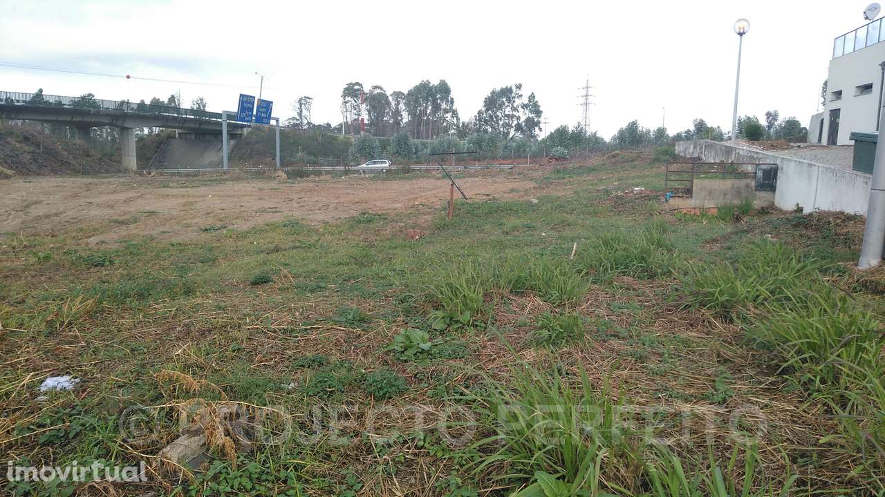 Lote de Terreno  Venda em Nogueira da Regedoura,Santa Maria da Feira - Grande imagem: 2/3