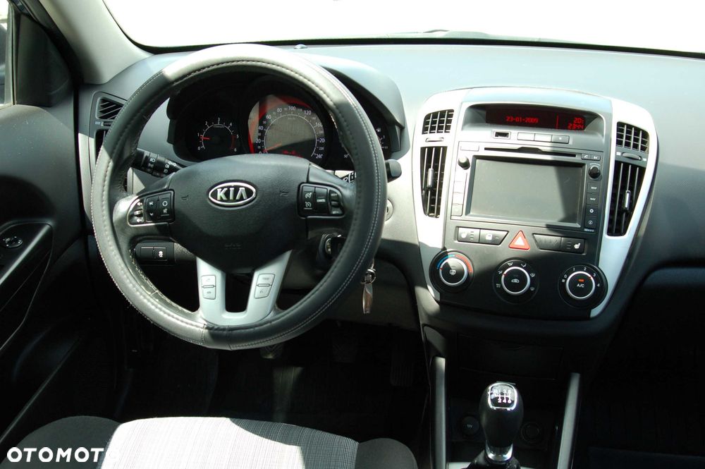 Kia Ceed - 7