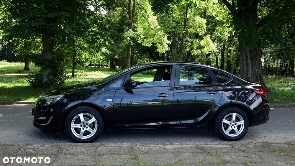 Opel Astra 1.4 Turbo Edition - 25