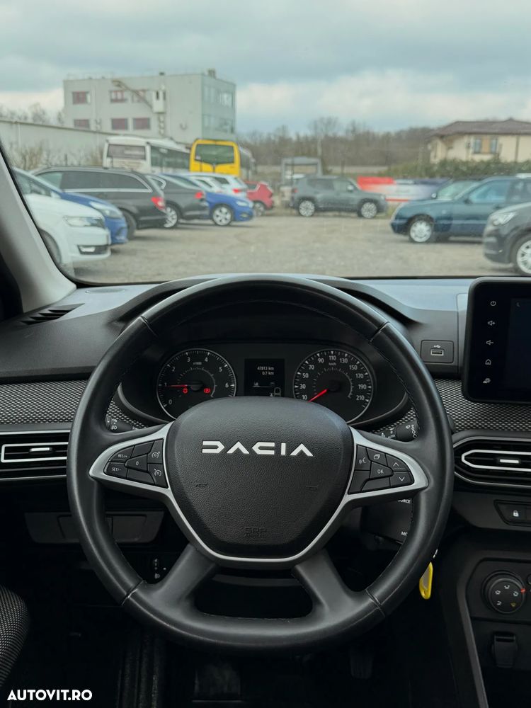 Dacia Logan TCe 90 MT5 Essential - 9