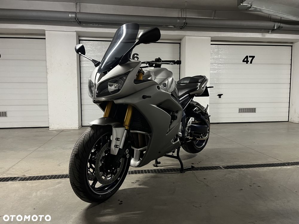 Yamaha FZ - 2