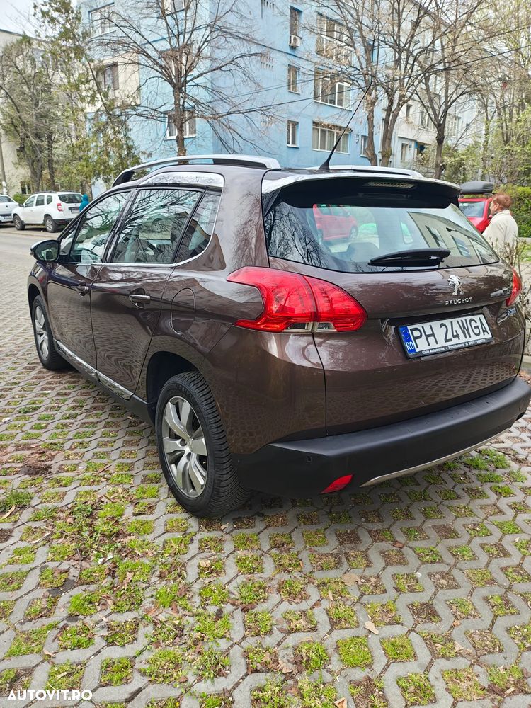 Peugeot 2008 1.2 VTi Allure - 4