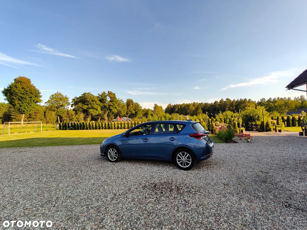 Toyota Auris 1.33 Dual-VVT-i - 22