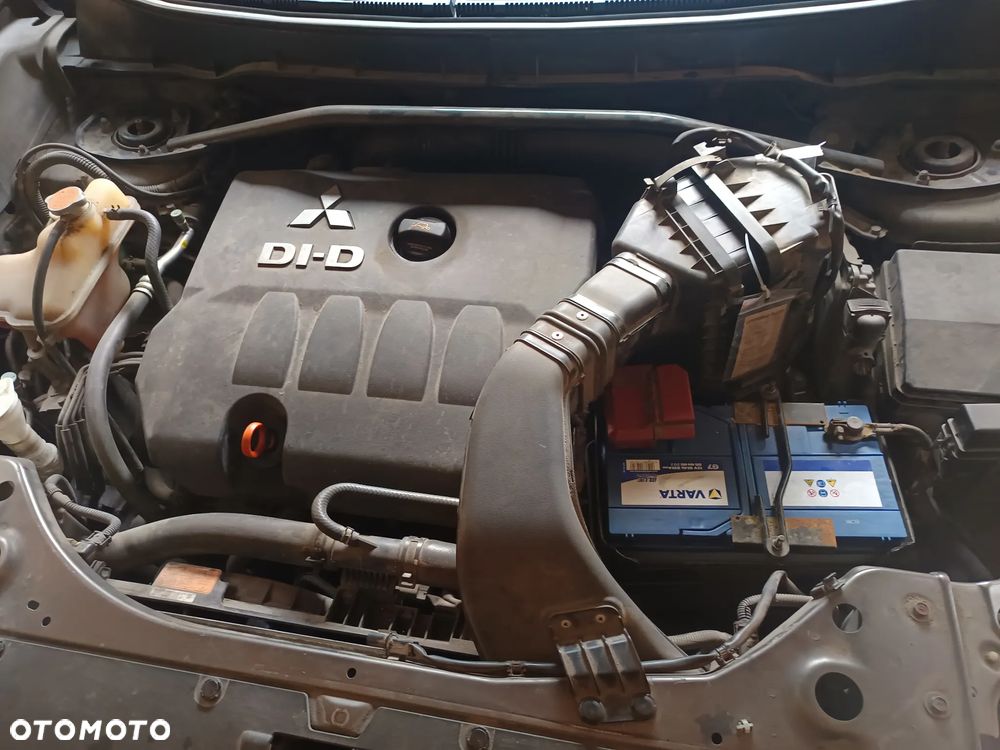 Mitsubishi Outlander 2.0 DID Invite SE - 24