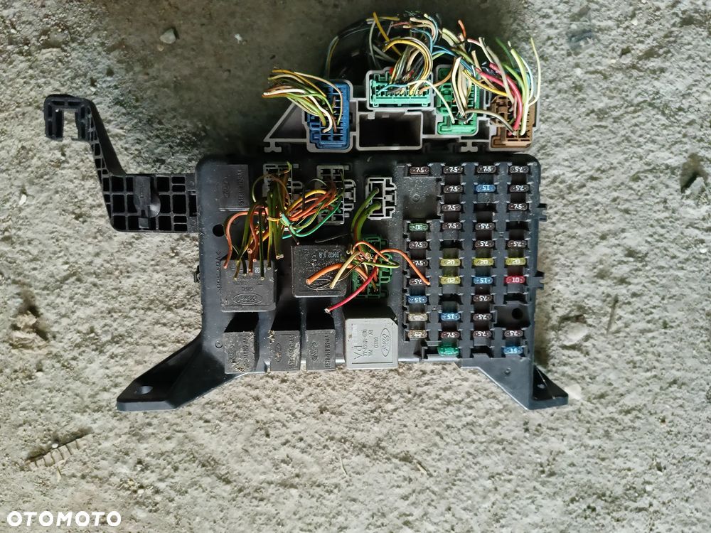 Skrzynka bezpieczników Ford mondeo mk3 2.0 moduł 1s7t-14a073-ae - 1