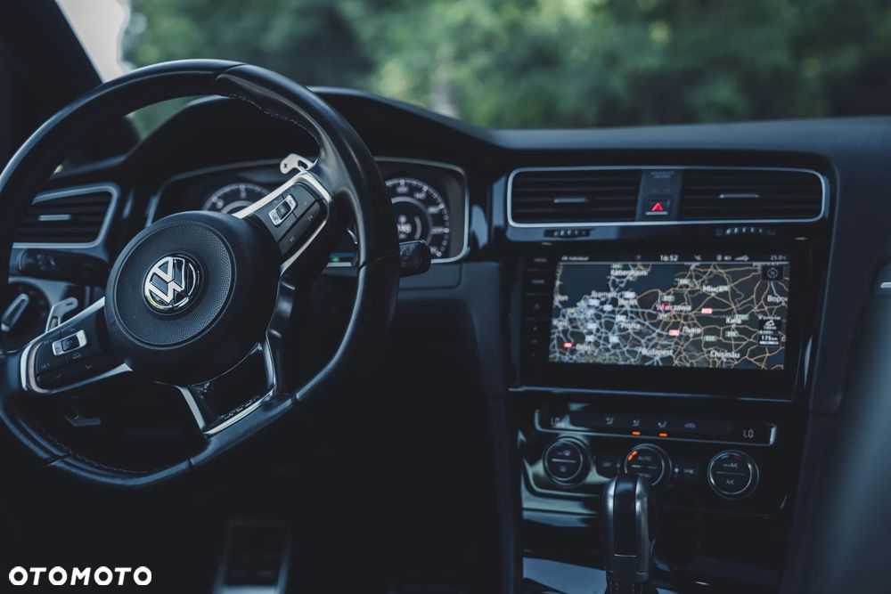 Volkswagen Golf - 6