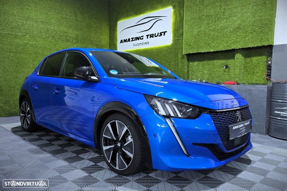 Peugeot E-208