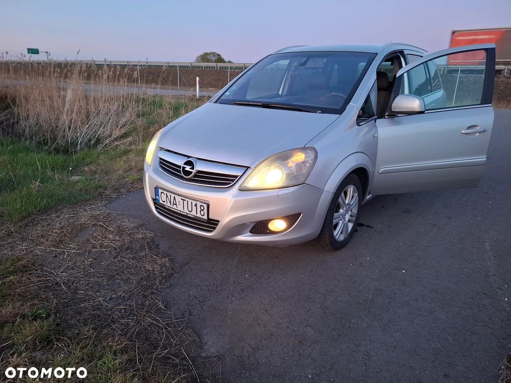 Opel Zafira 1.8 Easytronic Cosmo - 1