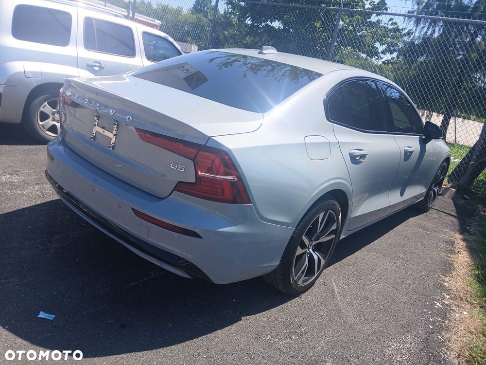 Volvo S60 B4 B DKG Plus Dark - 3