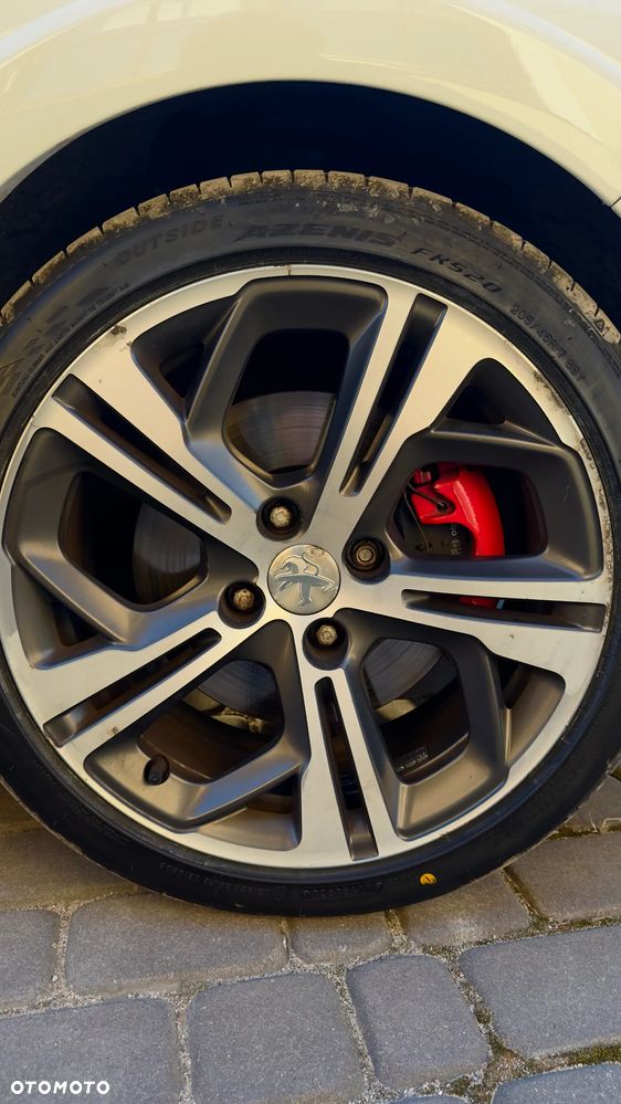 Peugeot 208 THP STOP & START GTi - 11