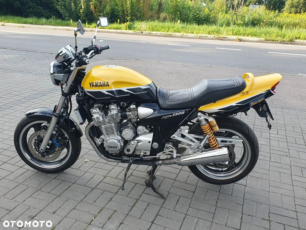 Yamaha XJR - 24
