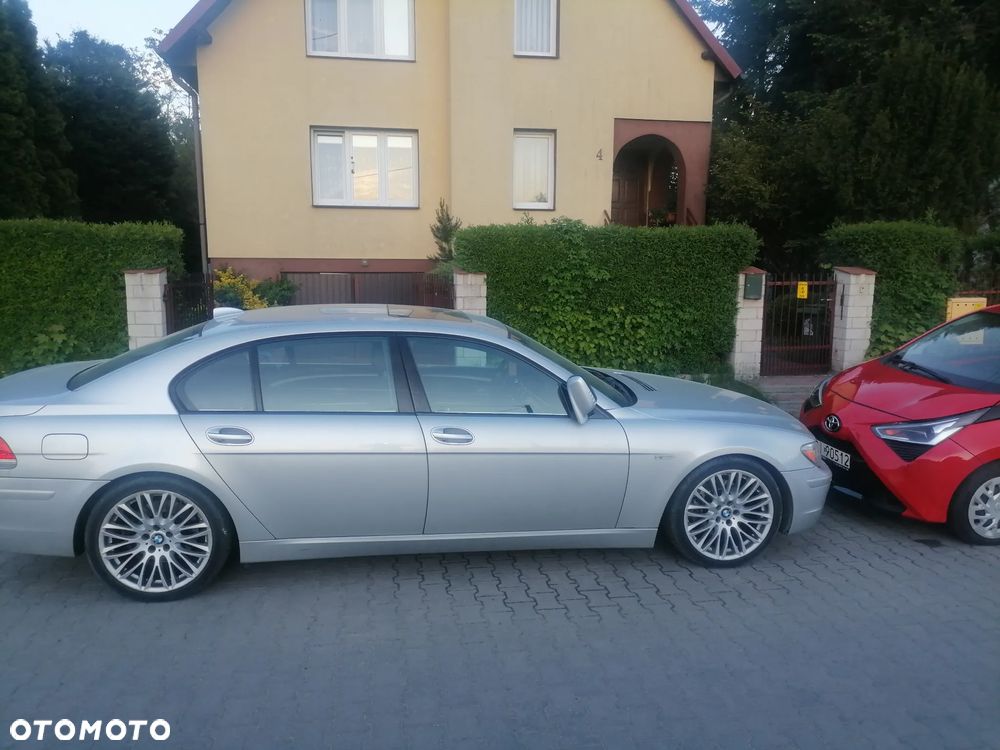 BMW Seria 7 750i L - 4