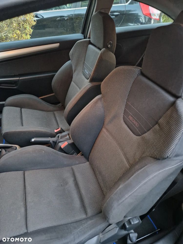 Opel Astra III GTC 1.6 Limited - 15