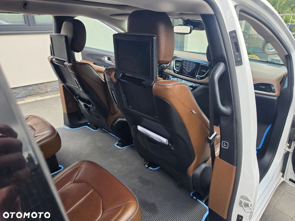 Chrysler Pacifica - 23