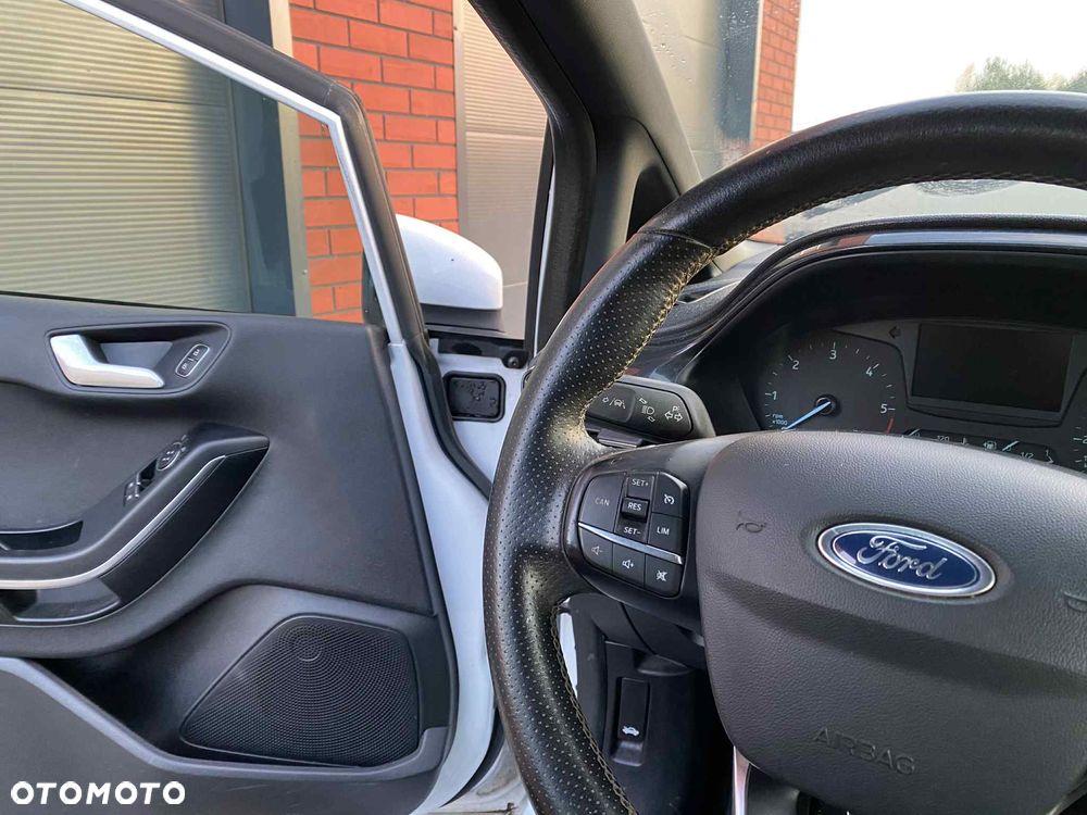 Ford Fiesta 1.5 TDCi S&S ST-LINE X - 18