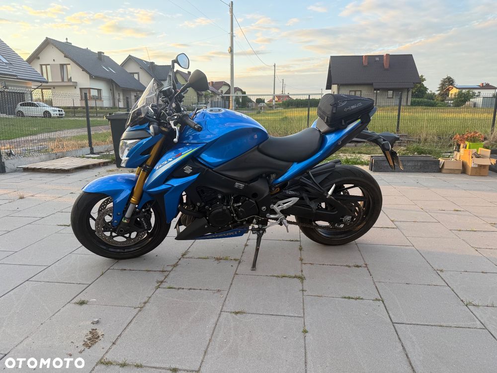 Suzuki GSX 1000 - 9