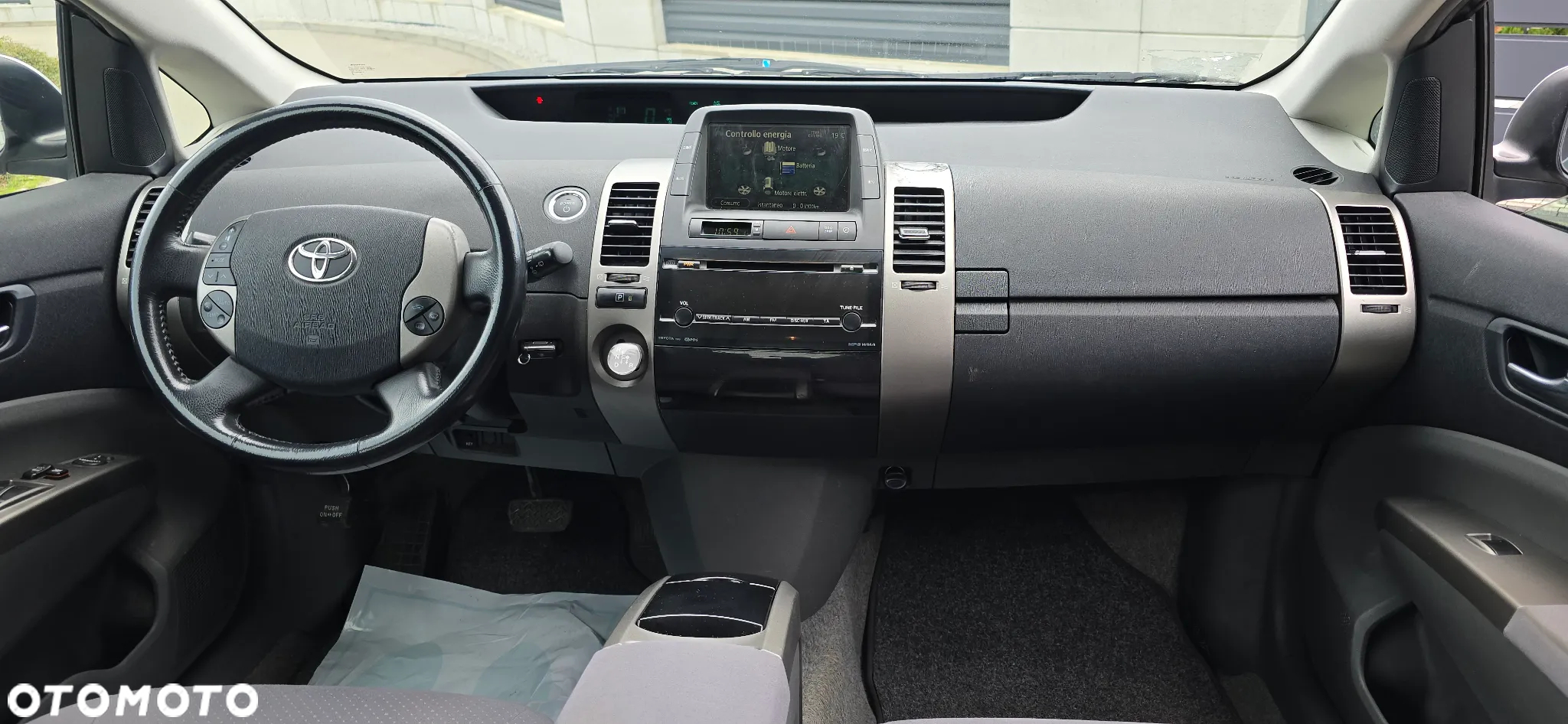 Toyota Prius (Hybrid) Comfort - 9