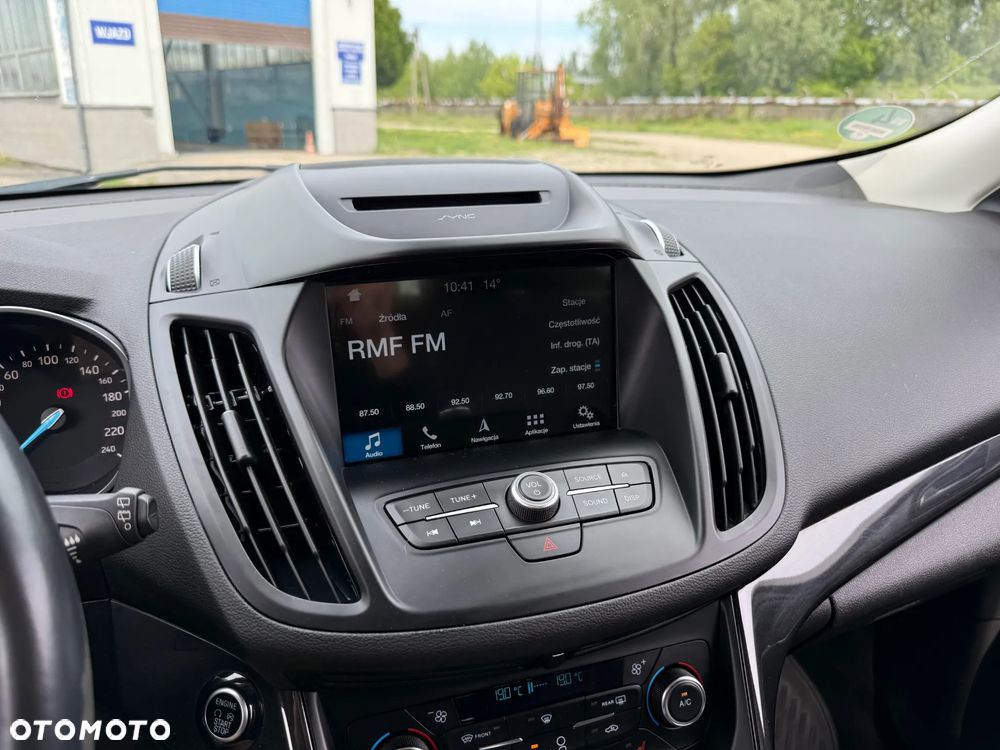Ford Kuga 1.5 EcoBoost 2x4 Titanium - 18