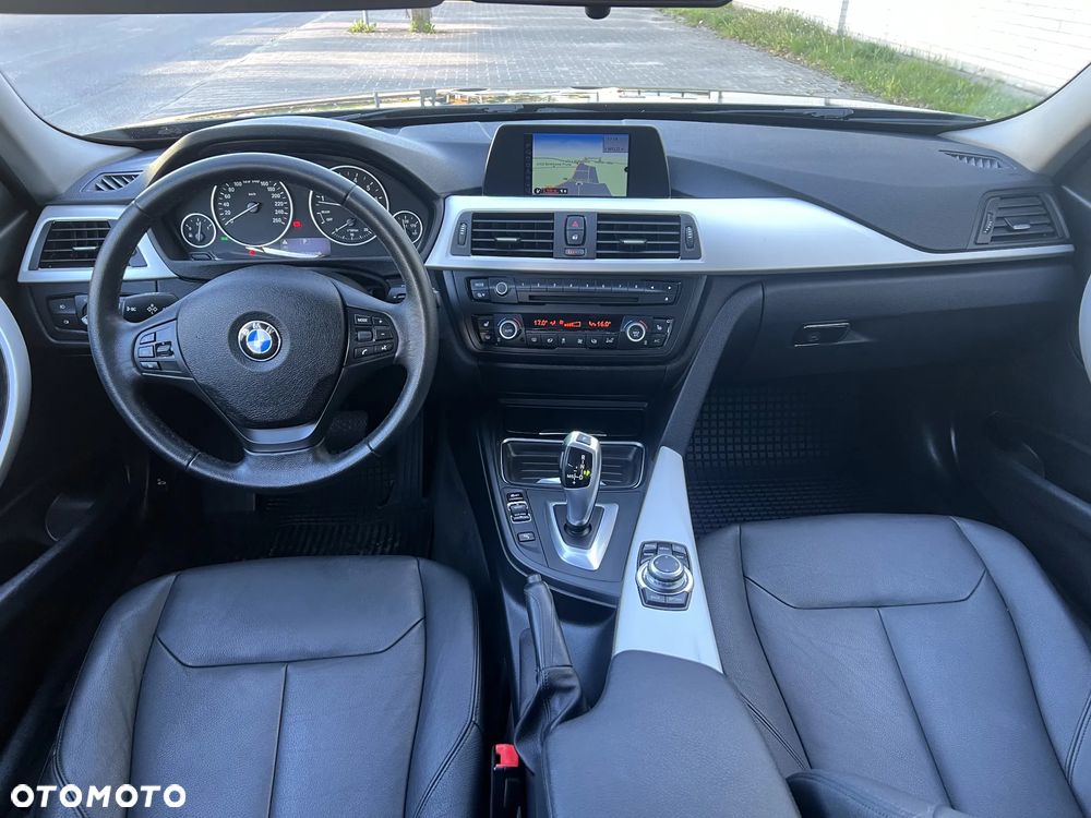 BMW Seria 3 316i - 32