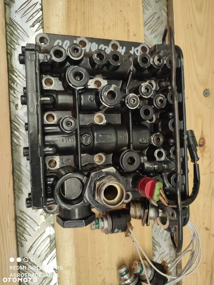 Blok zaworowy skrzyni biegów Deutz Fahr Agrotron 100 (ZF 464-306396D) - 2