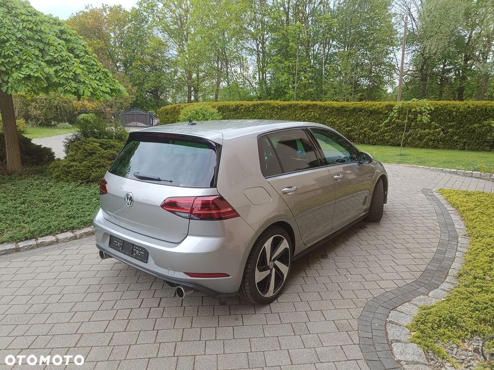 Volkswagen Golf - 7