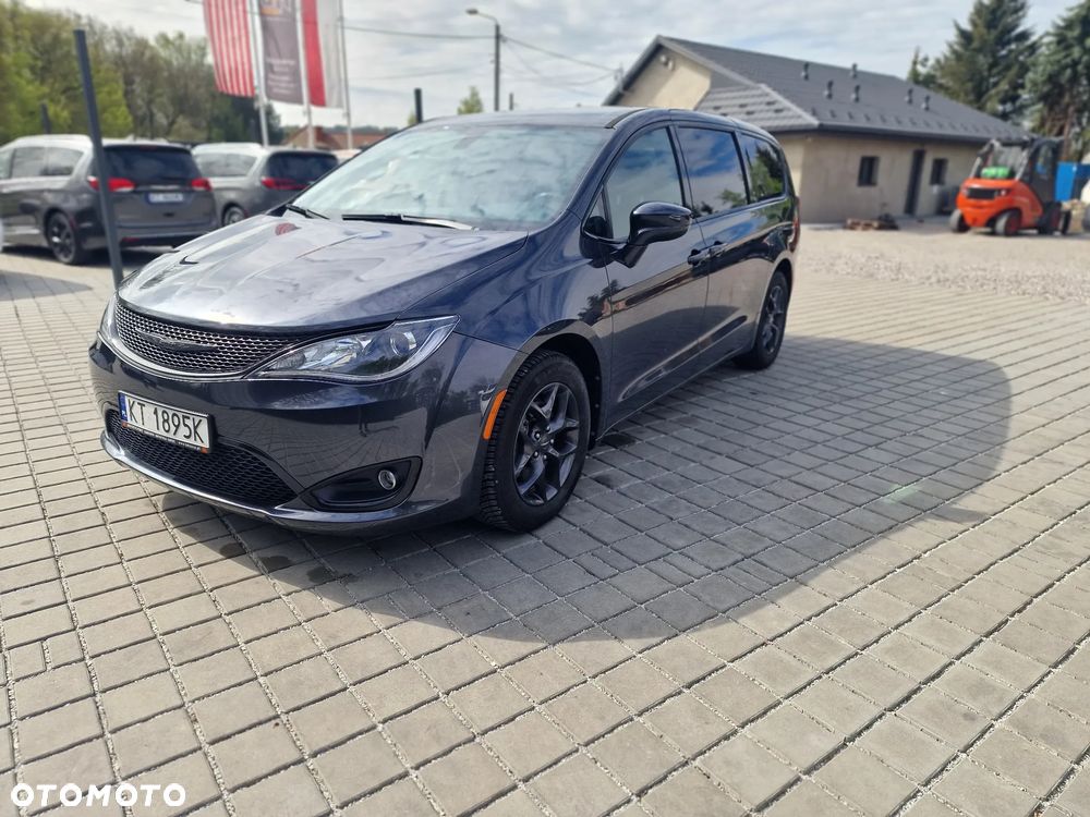 Chrysler Pacifica - 6