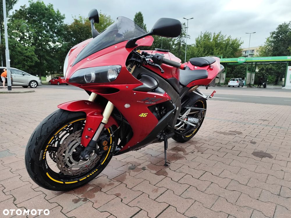 Yamaha R1 - 2