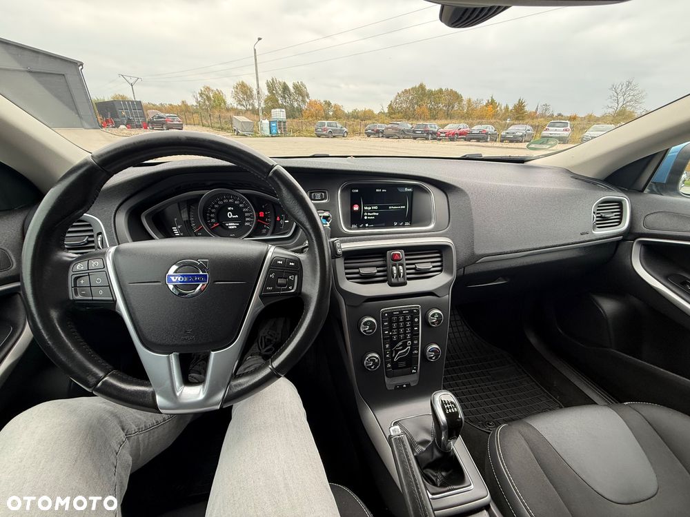 Volvo V40 D2 Momentum - 25