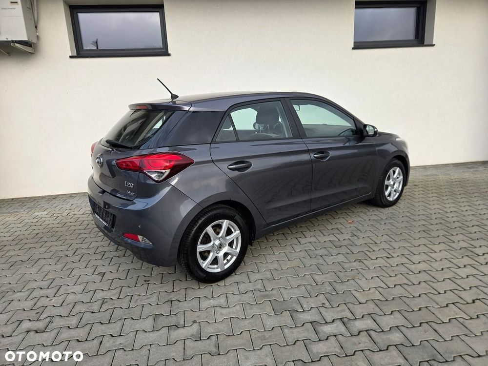 Hyundai i20 - 17